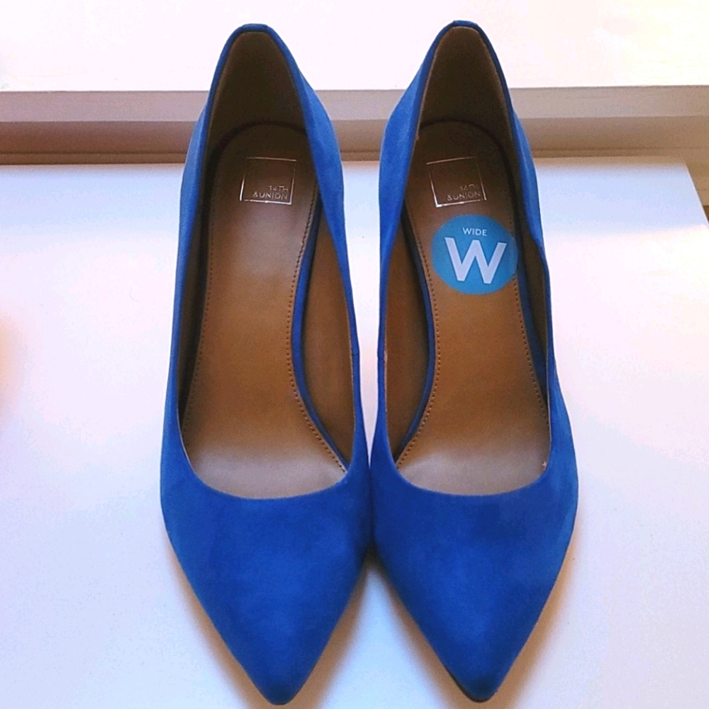 Blue new pumps